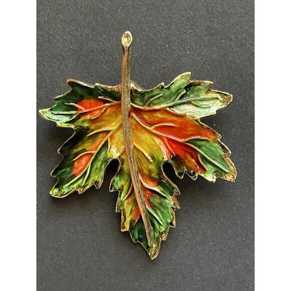 Vintage Maple Leaf Brooch Pin Enamel Autumn Fall Retro Y2K Harvest - Picture 1 of 3